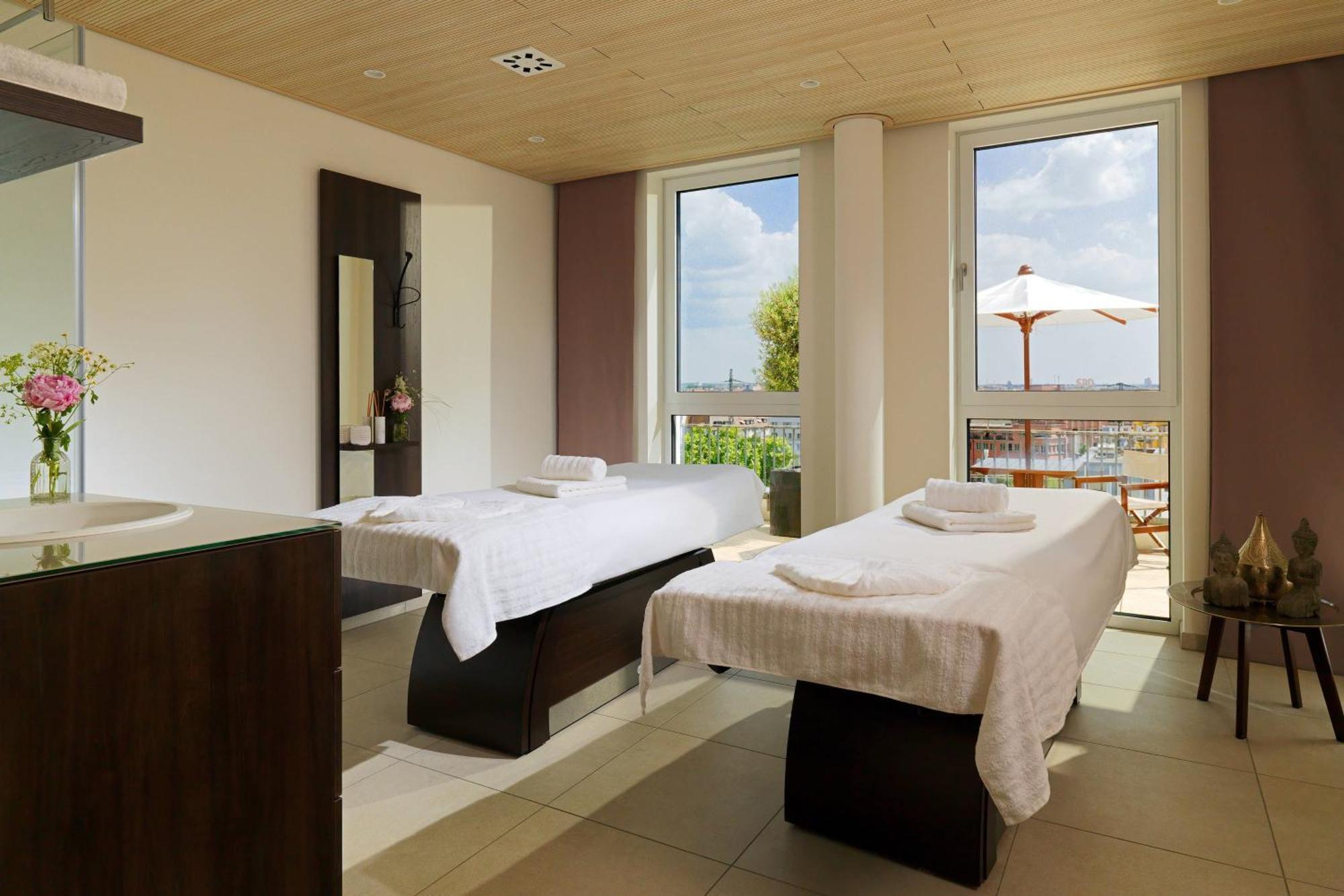 Sheraton Carlton Nuernberg Екстер'єр фото The spa at the InterContinental London The O2