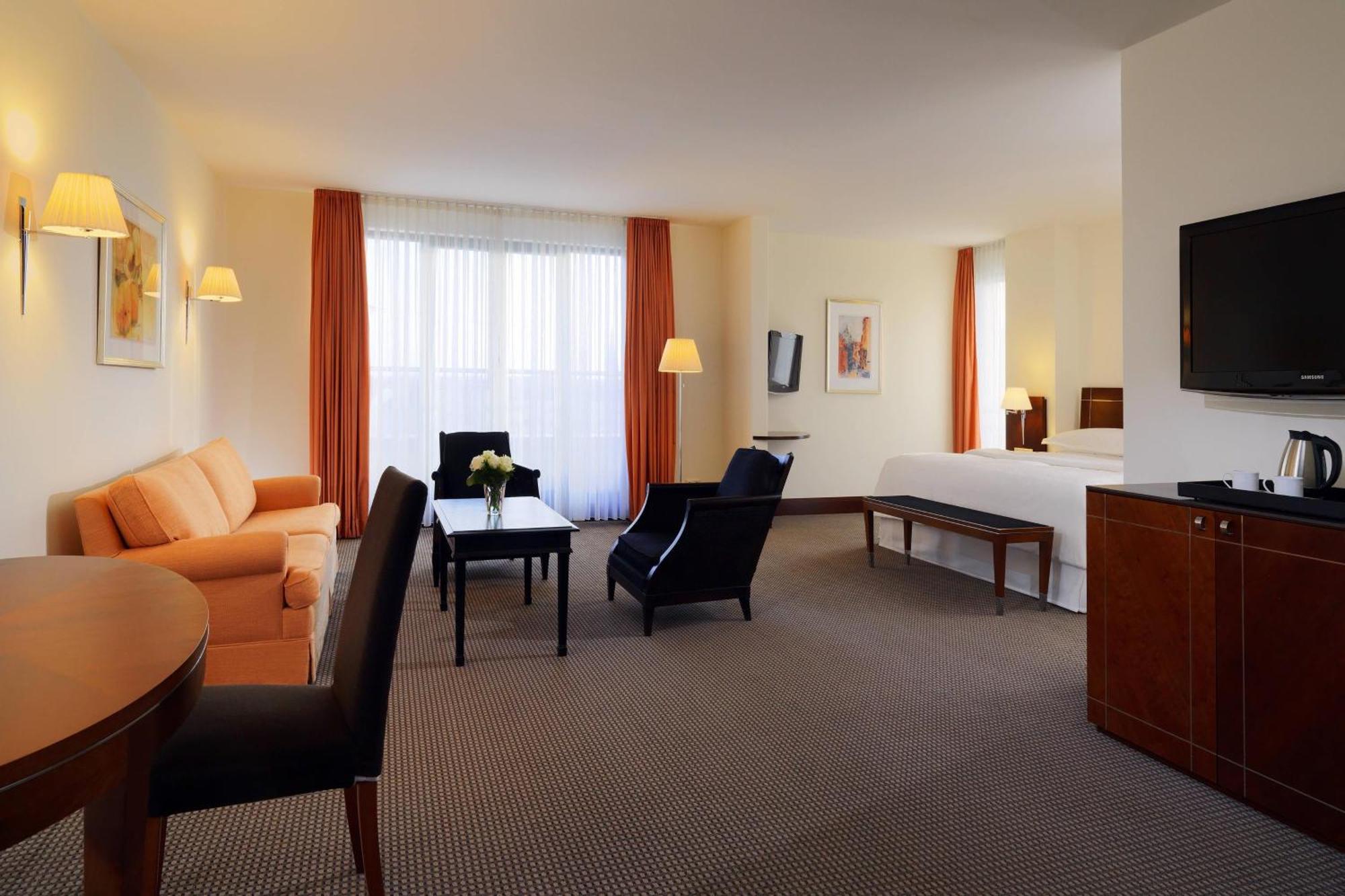 Sheraton Carlton Nuernberg Екстер'єр фото Suite