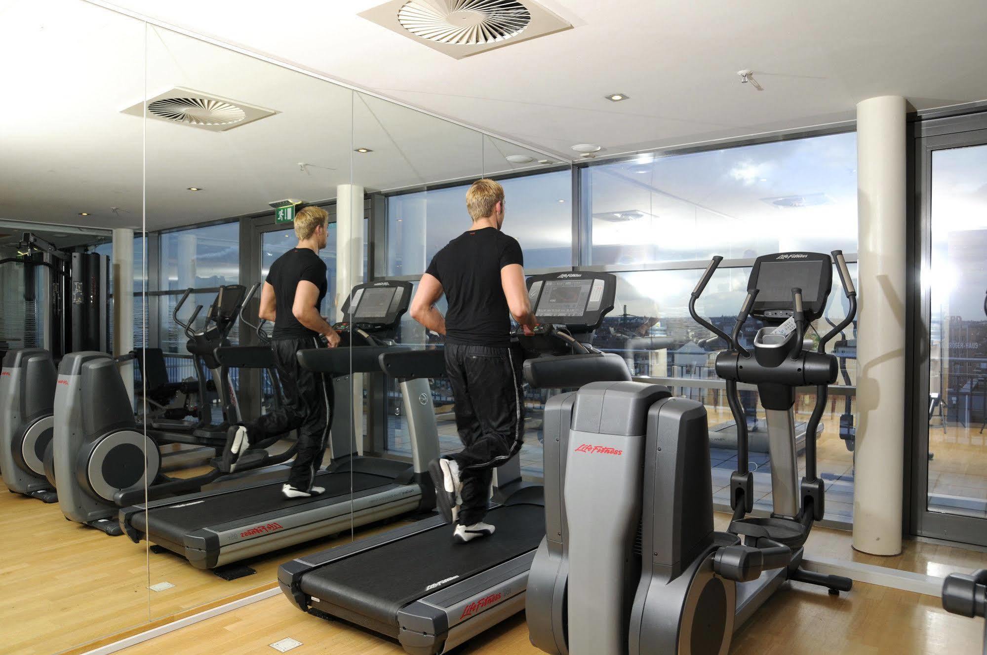 Sheraton Carlton Nuernberg Екстер'єр фото A treadmill